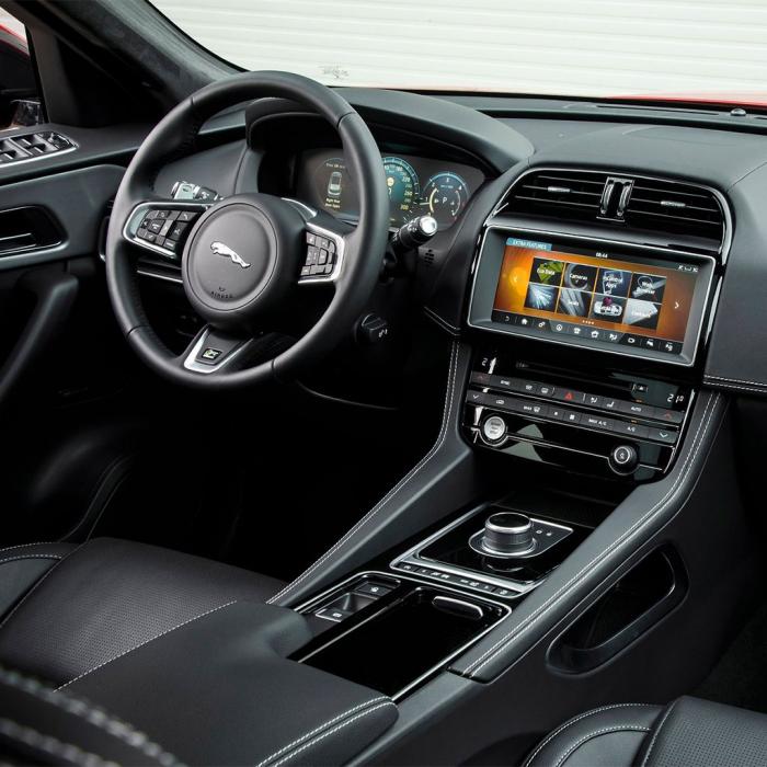 Jaguar F-Pace (4x4 Automat)