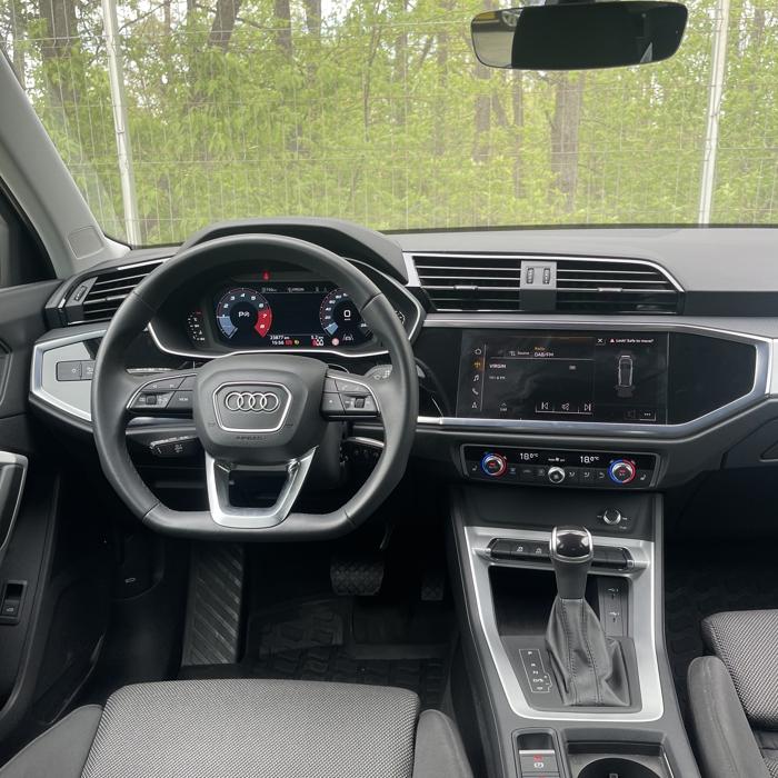 Audi Q3 (Automatic)
