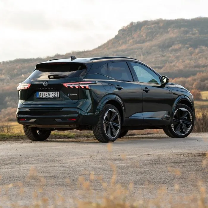 Nissan Qashqai Tekna Plus (4x4 Automatic)