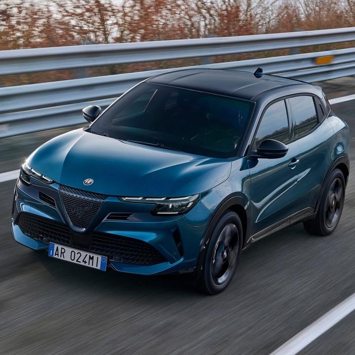 Alfa Romeo Junior Ibrida Speciale (Automat) Hybrid