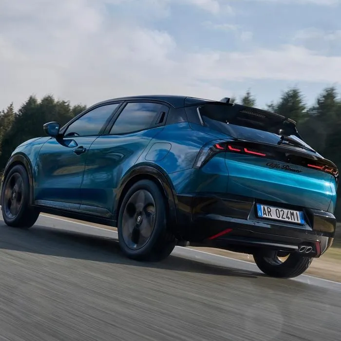 Alfa Romeo Junior Ibrida Speciale (Automatic) Hybrid